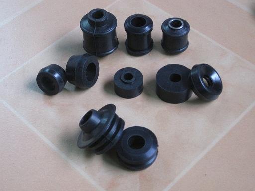 減震器制造痛點(diǎn)攻克，迪瓦橡膠隔離劑實(shí)現(xiàn)千次連續(xù)脫模