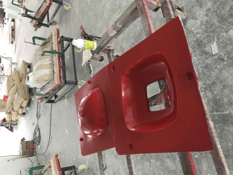 更換脫模劑之前，首先要先測試其性能